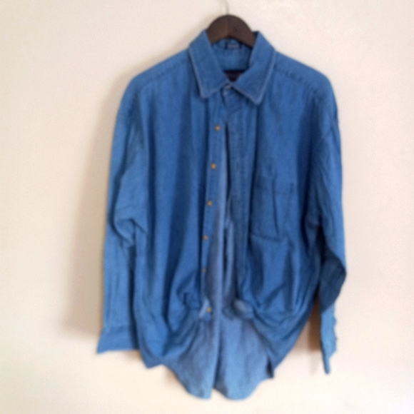 Roundtree & Yorke L Repurposed Chambray Medium Wash Long Sleeved Overshirt Top - Picture 2 of 10